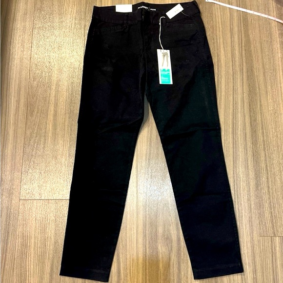 Old Navy Pixie Chino - Picture 1 of 11